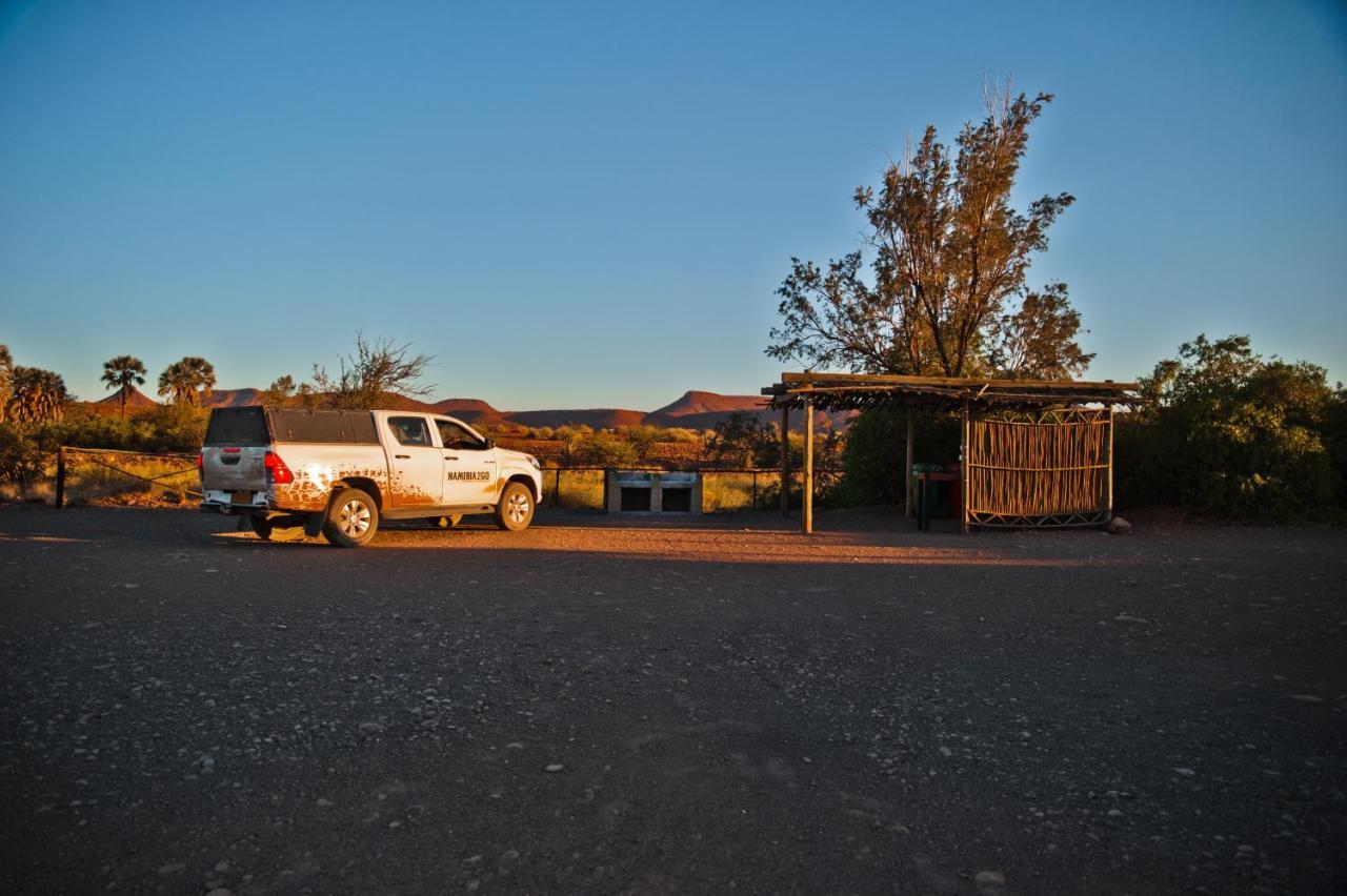 Palmwag Campsite Екстериор снимка
